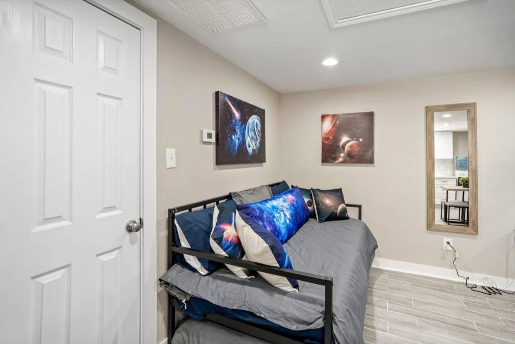 Cosmic Studio At North Downtown Villa Хюстън Екстериор снимка